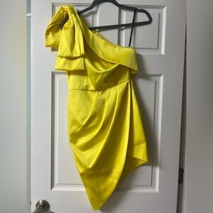Beautiful Yellow Dress!